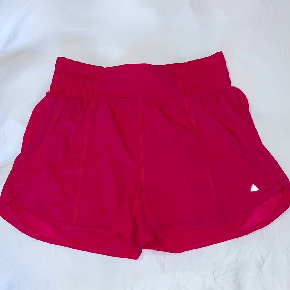 Balance Athletica Breeze Shorts - Hibiscus Size M